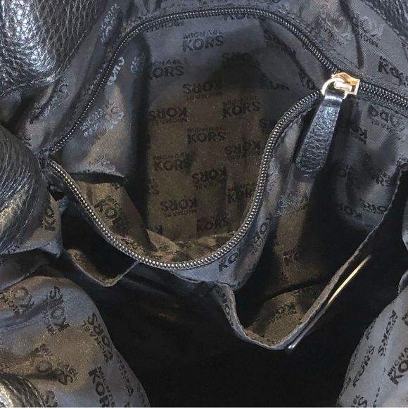 MICHAEL KORS Gansevoort Black Tumbled Leather Shoulder Bag Crossbody Tote - Picture 14 of 17